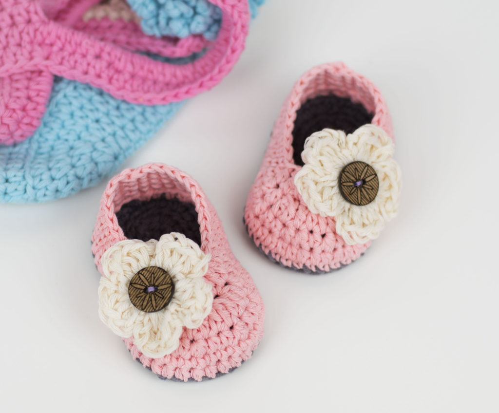 15 Of The Cutest Crochet Baby Bootie Patterns Dabbles Babbles