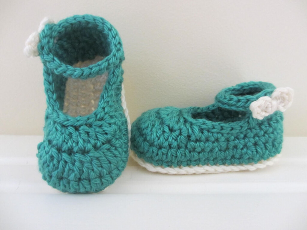 40 Adorable And FREE Crochet Baby Booties Patterns
