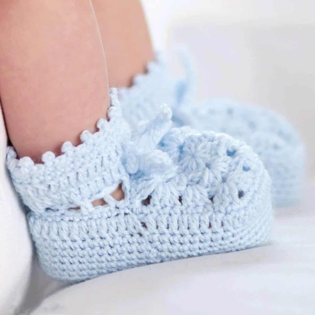 Gorgeous Crochet Baby Booties In Granny Motif Tutorial