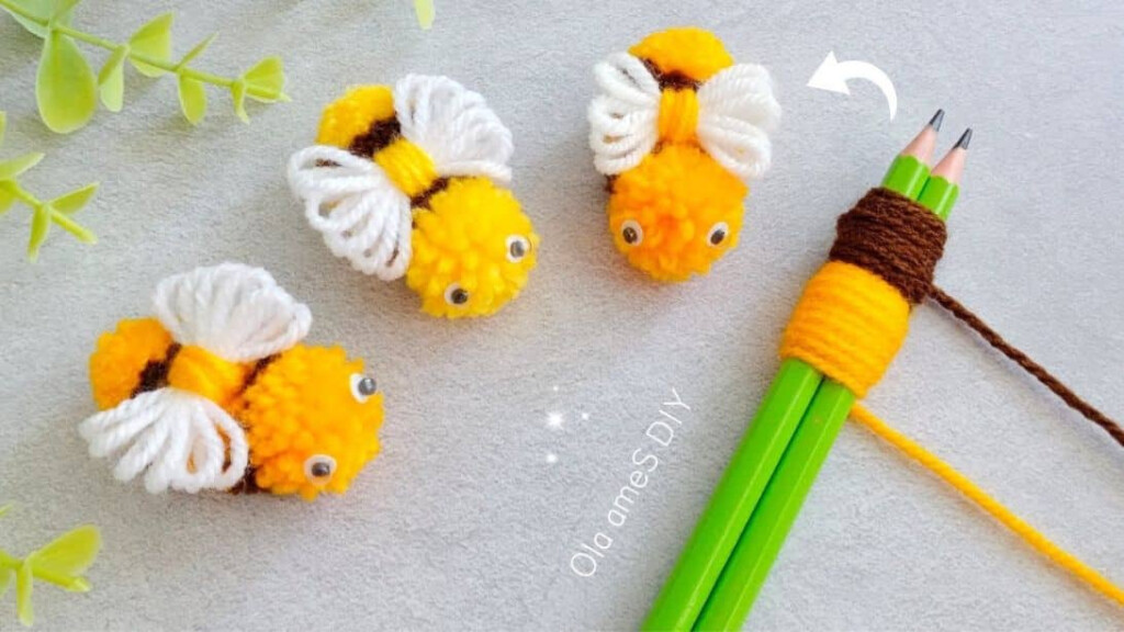 Super Easy Bee Pom Pom Yarn DIY DIY Joy