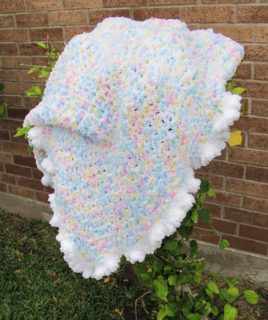 Tricialynne s Finished Contented Baby Blankie Using Bernat Pipsqueak 